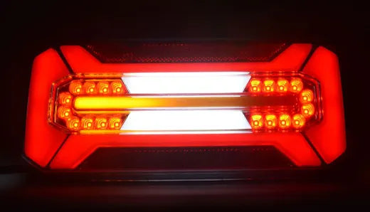 Piloto multifunción LED derecho/izquierdo - Universal (con intermitente dinámico)
